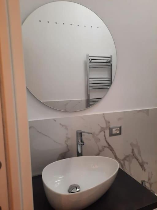 N&Ghomesweethome Raffaelloelegante Appartamento Ideale Casa Vacanze Affari Mediolan Zewnętrze zdjęcie