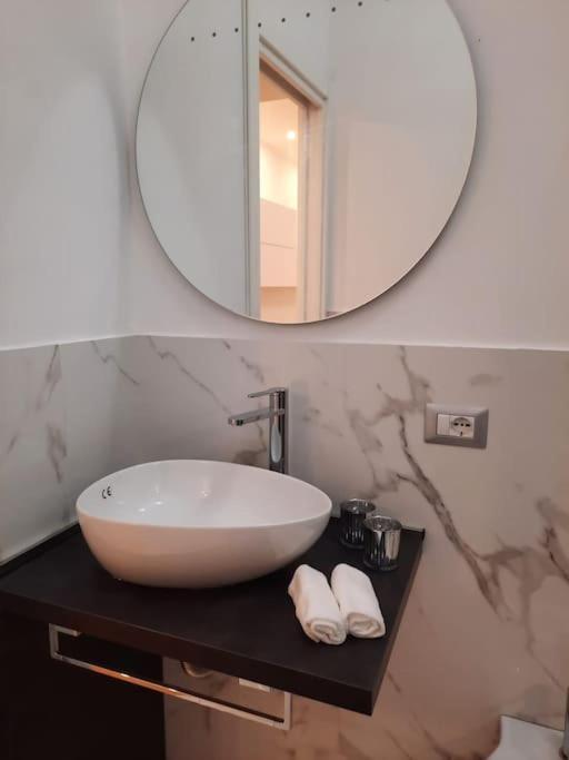 N&Ghomesweethome Raffaelloelegante Appartamento Ideale Casa Vacanze Affari Mediolan Zewnętrze zdjęcie