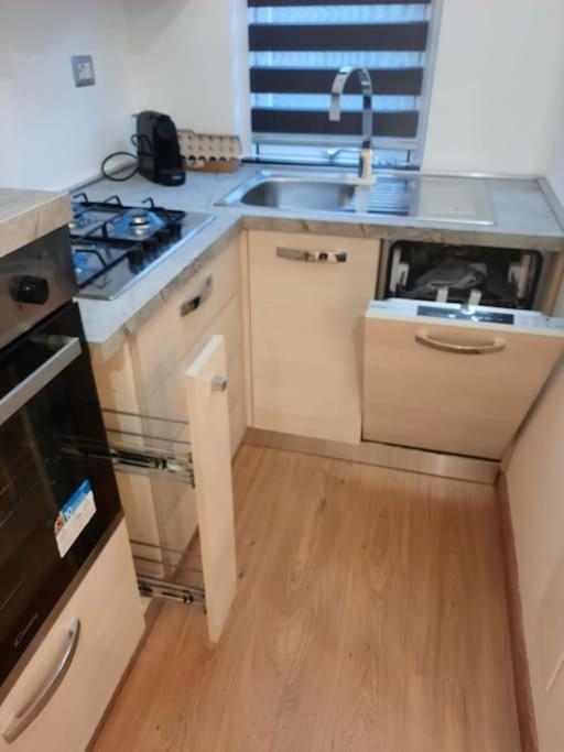 N&Ghomesweethome Raffaelloelegante Appartamento Ideale Casa Vacanze Affari Mediolan Zewnętrze zdjęcie